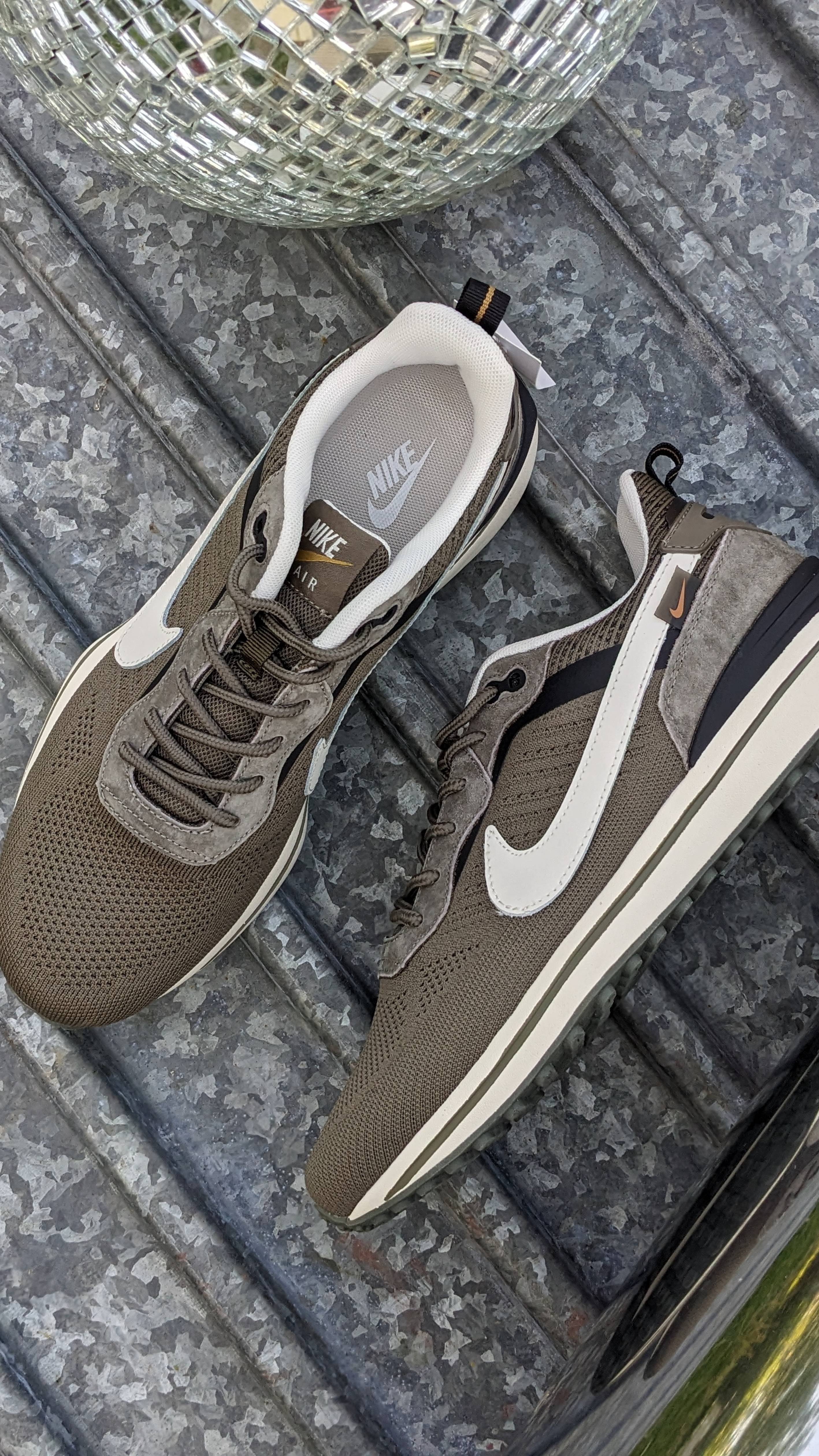 Кроссовки Nike Brown