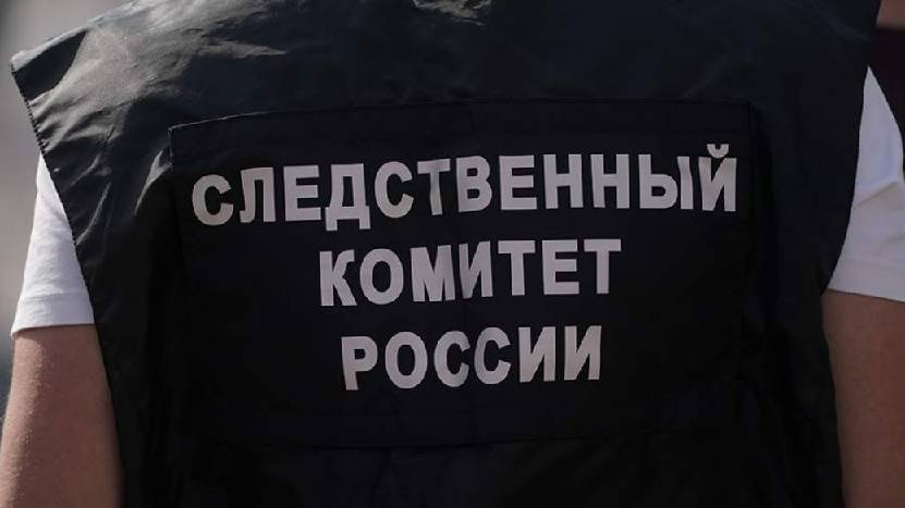 Мужчина заколол ножом свою 18-летнюю невесту в Петербурге