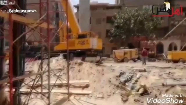 В Каире строят шоссе в считанных сантиметрах от домов