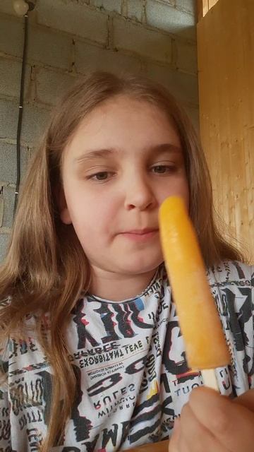 пробую фруктовый лед