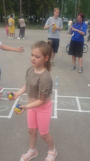 на празднике