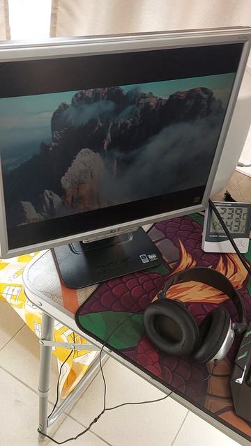 Продаю на авито монитор Acer