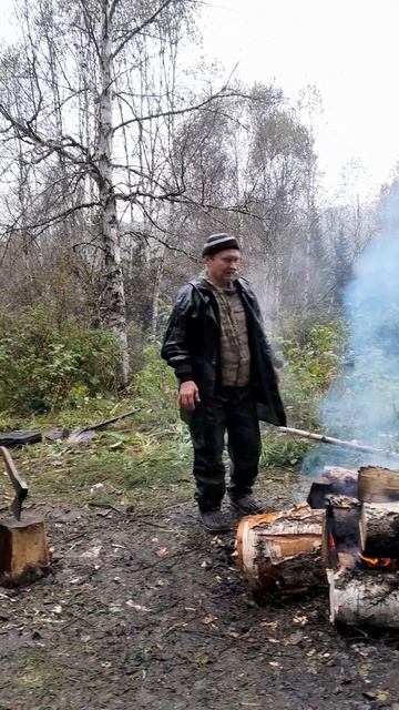 Дождь идёт, на рыбалку не ходили.