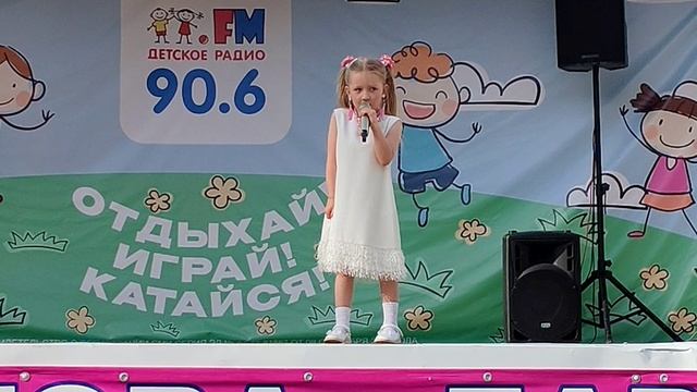 Малышка рассказывает стих. Очень классно
