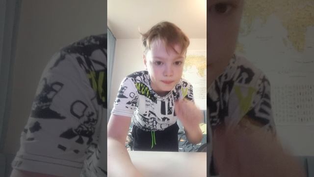 я надел кучу одежды чтобы показать вам это видео