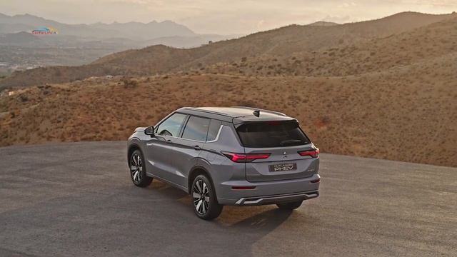 Новий Mitsubishi Outlander 2025: Покращений Двигун і Преміальний ?