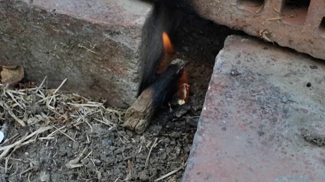 Щепка разгорается огонь