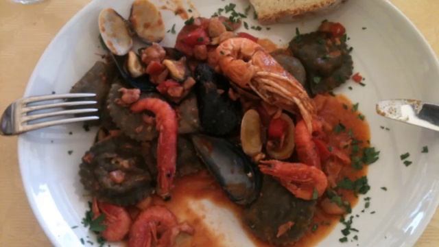 Кухня народов мира и продукты на рыбных рынках.