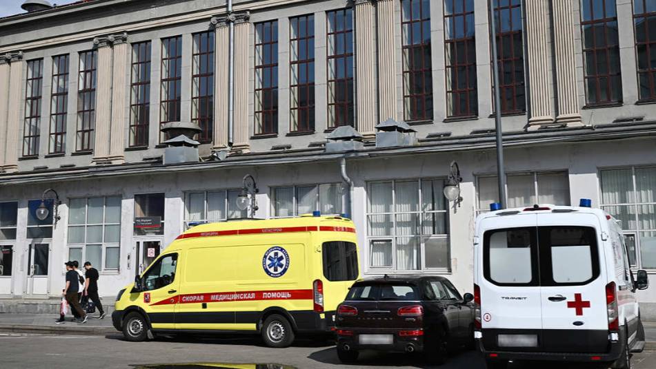 Первую группу пострадавших при обрушении моста под Брянском встретили в Москве