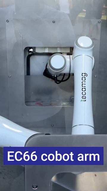 Elite_Robots_EC66_cobot_serving_icecream_in_Swiss_Gelatomat (наполнение стаканчика мороженым)