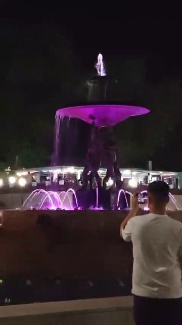 Светомузыкальный фонтан на Театральной площади