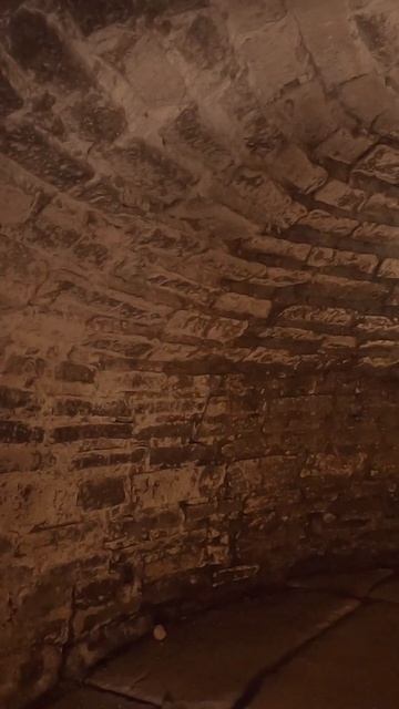 Looking Inside a Pompeii Oven #Pompeii #PrpwalkTours