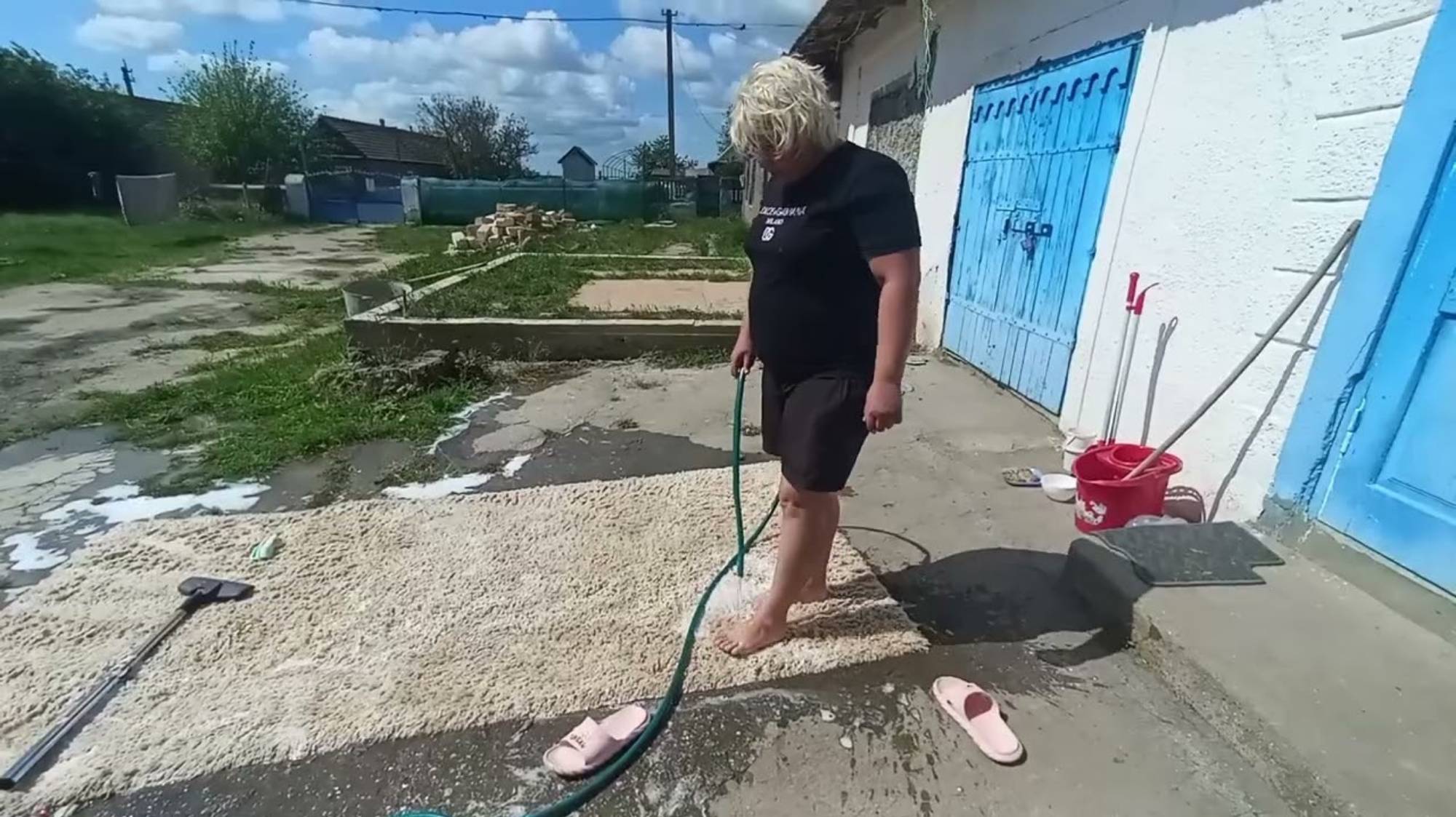 НАТАЛЬЯ ГУБАРЕВА. ПЕРЕСТИРАЛА КОВРЫ ПРОВОЖАЮ ЛЮБУ