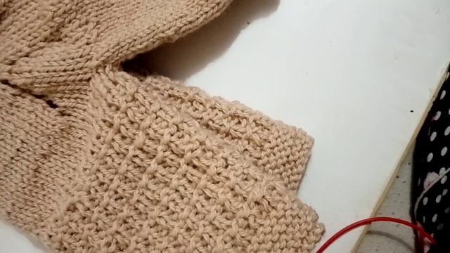 Связала кофточку на девочку. Вяжу новый процесс.