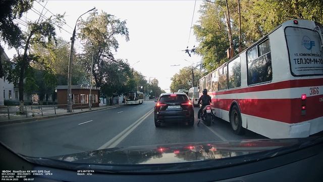 Не ДТП. Куда же эти двухколёсные так торопятся