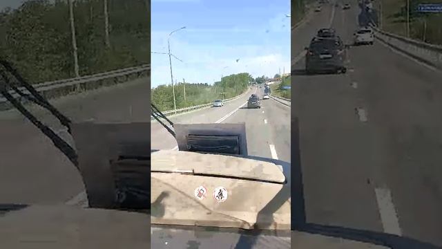 еду в автобусе в город