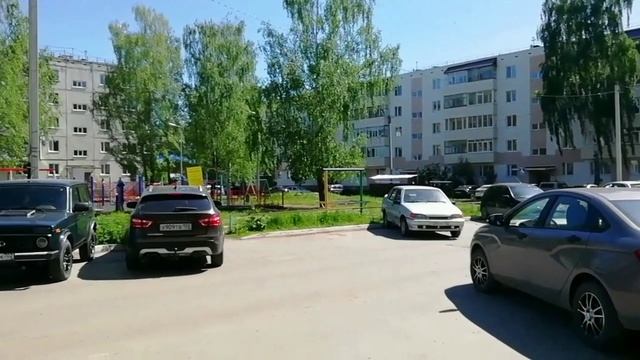 На площадке, где гуляют дети