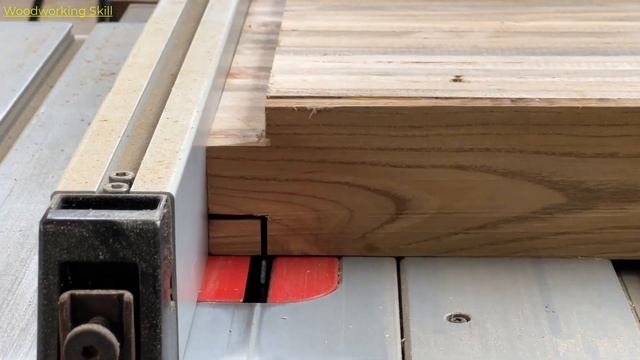 Giving New Life to Old Pallets: Crafting a Distinctive and Eye-catching Table