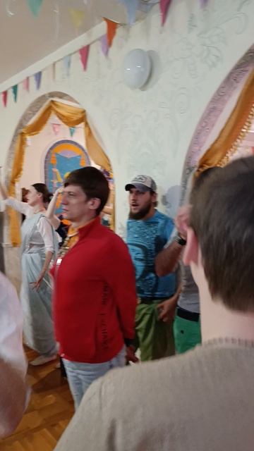 в храме