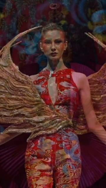 Гуо Пей (Guo Pei) — китайский дизайнер одежды