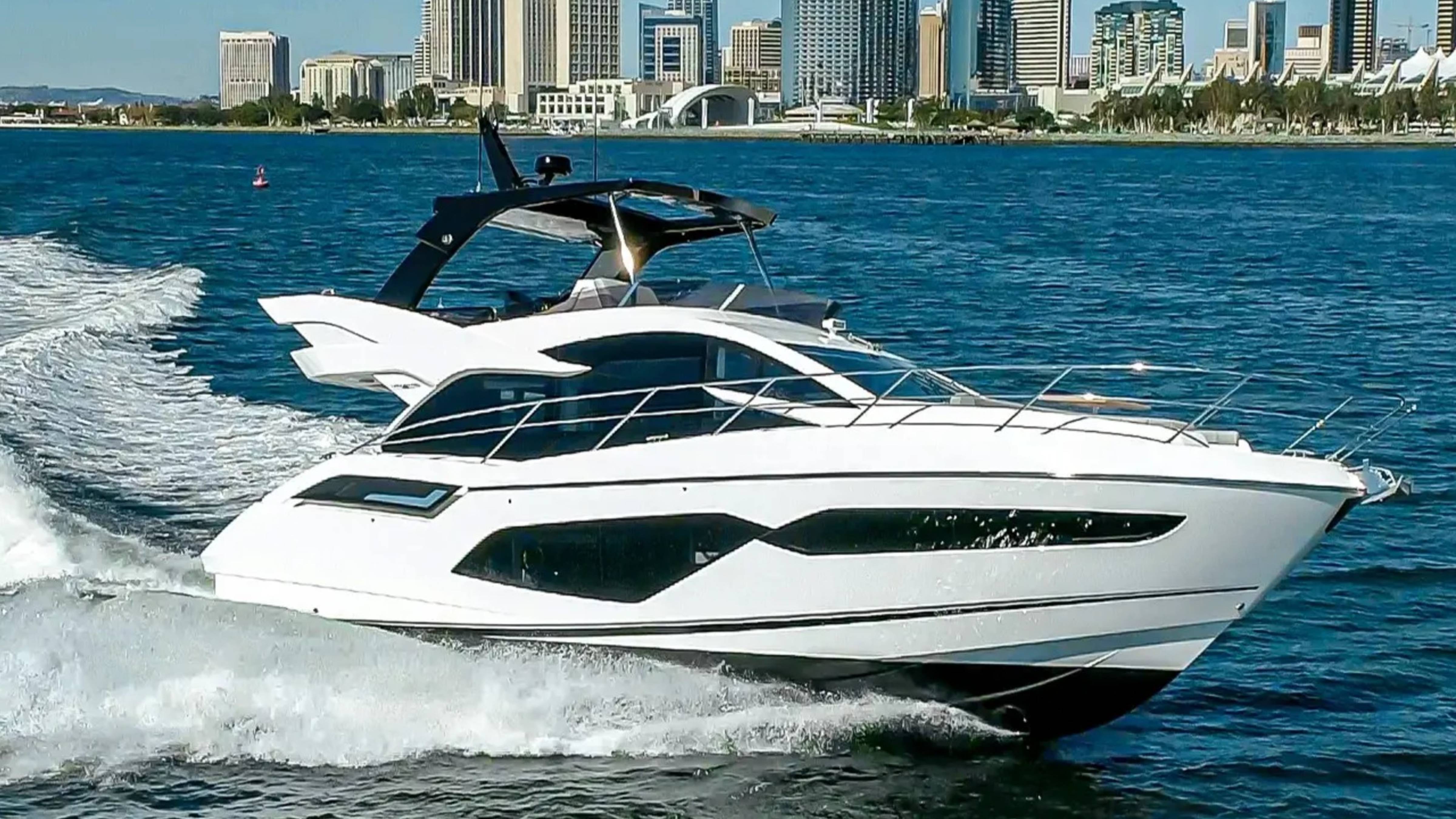 Яхта Sunseeker Manhattan 55 подробный обзор