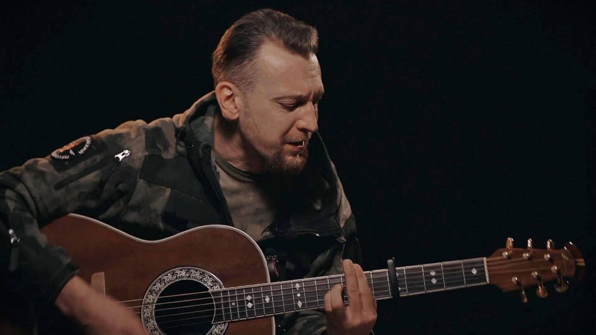 "Сказочка", поёт Илья Оленев