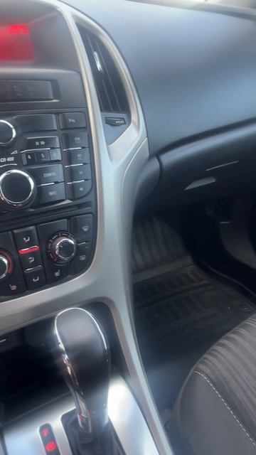 Обзор на Opel Astra Хетчбэк 5-дв. 1.6 AT 2011г