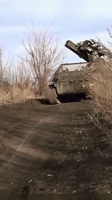 Strela-10_ Russia’s Agile SHORAD System in Action!(1)