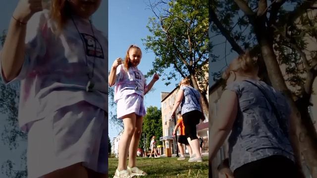 Учимся делать колесо🤸