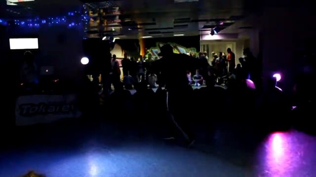 BBoy Mihanik vs BBoy Bess l Брейкинг Джем "Покажи свой Арсенал" l 19.01.14