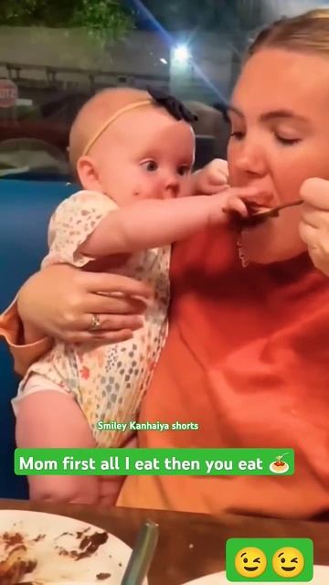 Девочка забрала еду у мамы - 2025 год