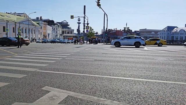 Москва пешком: удивительная прогулка по Большой Полянке и Большому Каменному мосту в сердце столицы
