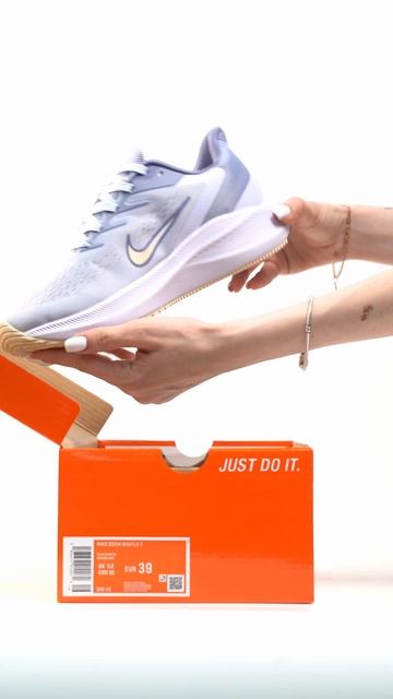 Кроссовки Nike Zoom WINFLO 7
