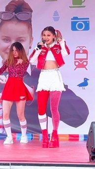 Костюм свалился во время выступления Марии Чиковой у всех на глазах!