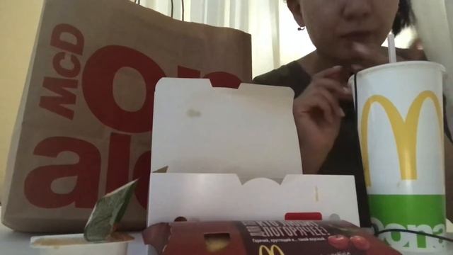 ASMR АСМР McD мукбанг Macdonald’s food 🥘