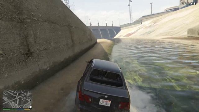 играю в Grand theft auto  свободный режим
