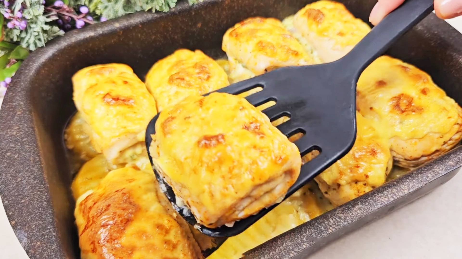 ОБАЛДЕННО ВКУСНЫЕ КУРИНЫЕ РУЛЕТИКИ с начинкой! Делюсь самым легким способом приготовления!