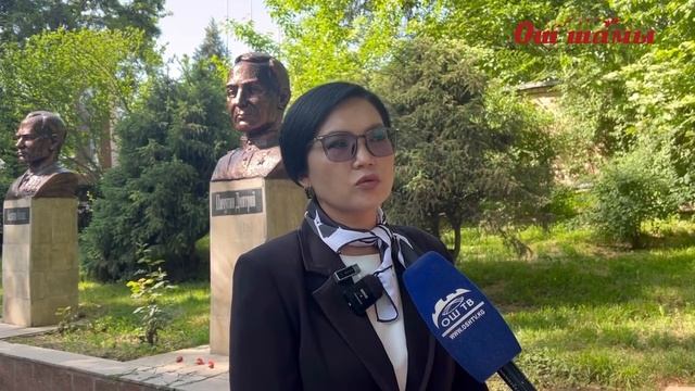 Вице-мэр Оша С.Аманова_Установка табличек с QR-кодом на Книги памяти_газета Ош шамы