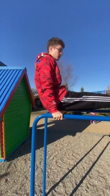 Уголок на брусьях #workout #calisthenics