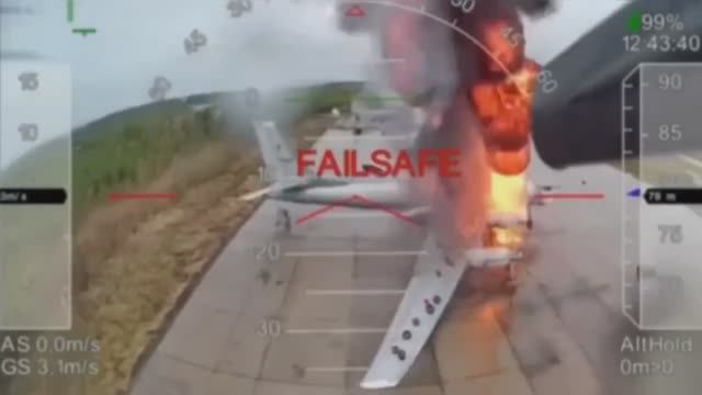 Массовое уничтожение российских стратегических самолётов дронами ВСУ из грузовиков в Мурманске