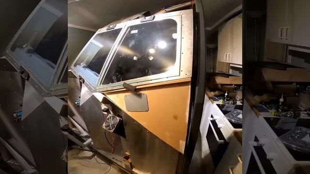 Техноютубер собрал у себя на кухне точную копию кабину самолёта