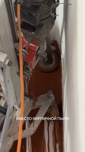 Обычный рабочий момент, которых превратился в крутые кадры.