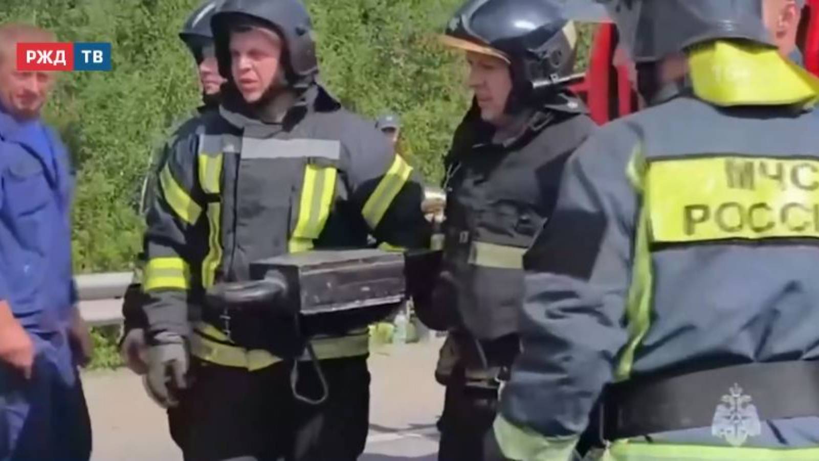 Завершена расчистка дороги на месте ЧП в Курской обл.