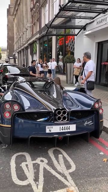 Pagani Huayra Roadster за 5 млн долларов в Лондоне - 2024 год