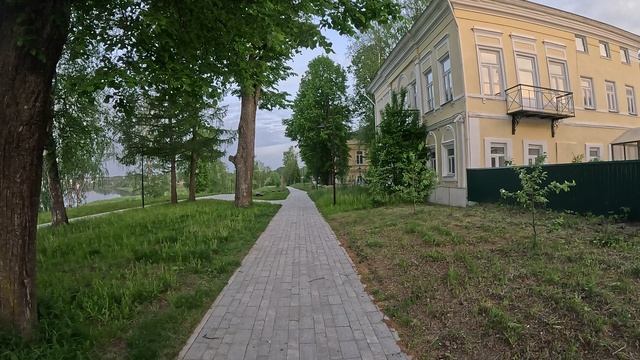 Всем хорошего дня. Раннее утро, птичий базар.