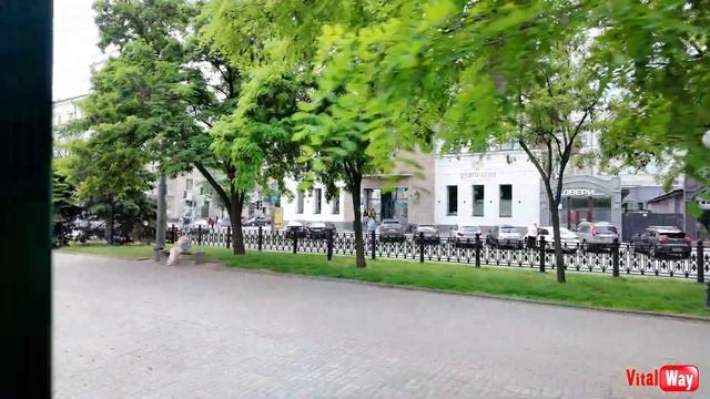 Руководство предприятия Днепровский электротранспорт на ретро трамвае