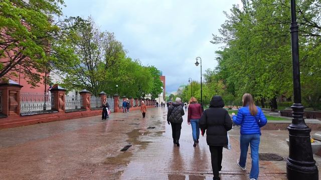 Дождливая Москва 2025: атмосферная прогулка по сердцу России – почувствуй настоящий дух столицы!