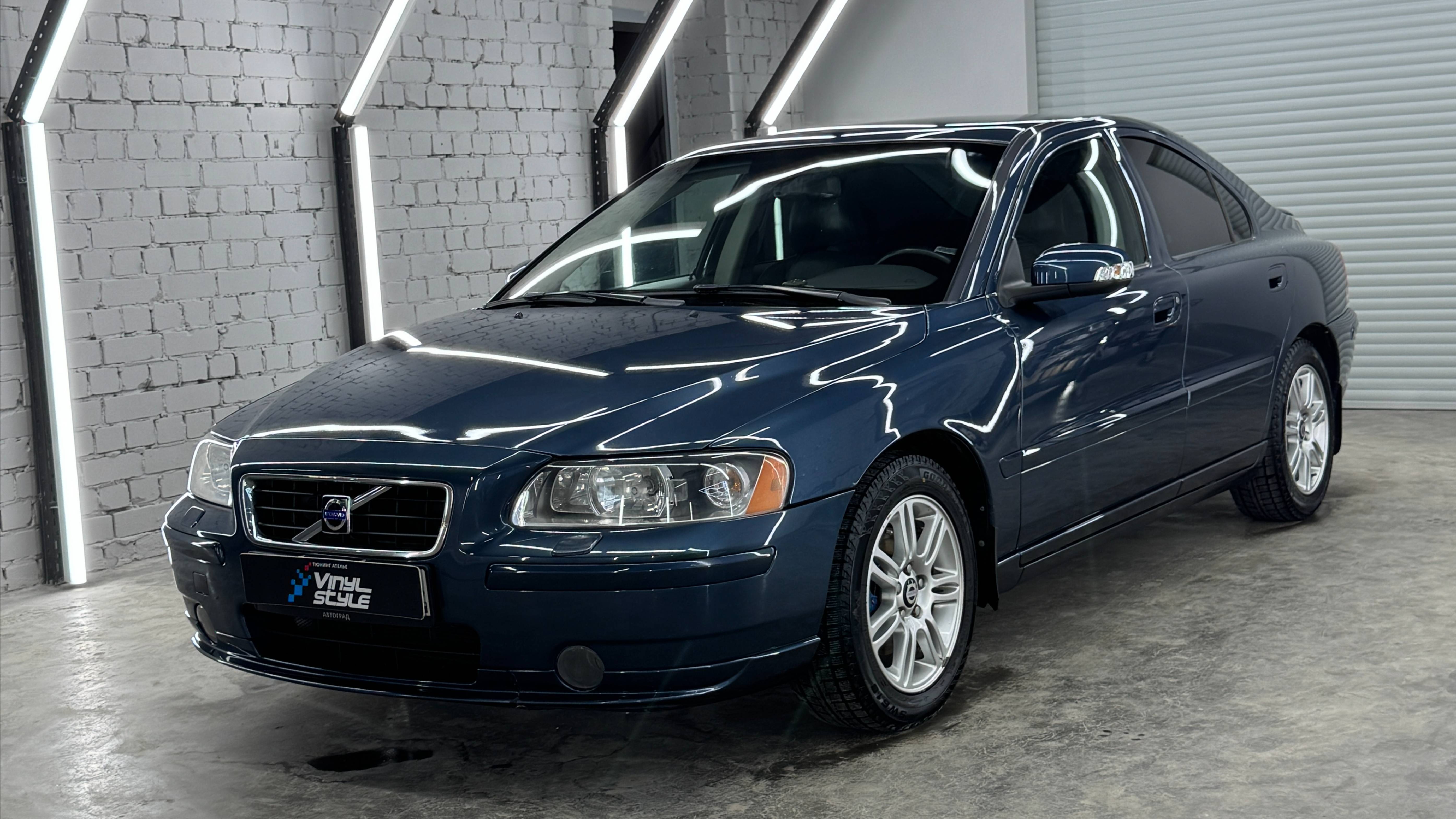 Полировка кузова автомобиля Volvo S60 с нанесением керамики и перешив руля