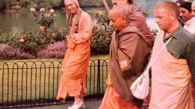Утренняя прогулка Шрилы Прабхупады 2.06.1974, Женева. Все принадлежит Богу!