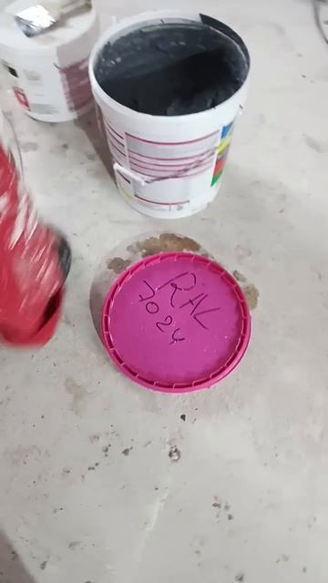 Перемешивание декоративной штукатурки Ceresit CT60 RAL7024 чё?